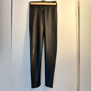 Pleather leggings size medium. Black with 28” inseam. They have some stretch.